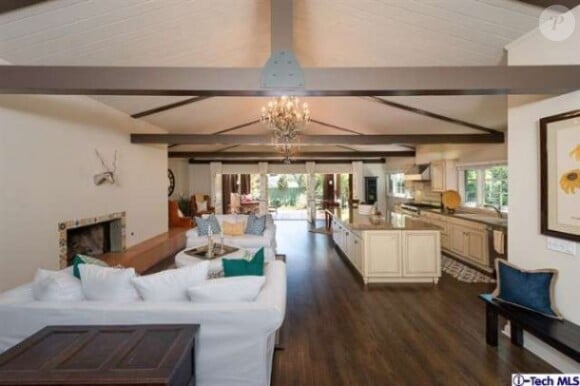 Intérieur de la maison de Joel Madden et Nicole Richie à Glendale, en Californie, mise en vente pour 1 875 000 dollars.