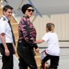 Gwen Stefani et son fils Kingston embarquent dans un jet privé à l'aéroport de Van Nuys, à destination de Las Vegas. Le 26 avril 2014.