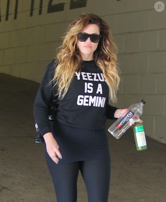 Khloé Kardashian sort de sa séance de gym à Los Angeles, le 24 avril 2014. 