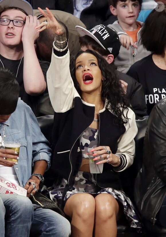 Rihanna, fervente supportrice, lors du match entre les Brooklyn Nets et les Toronto Raptors à Brooklyn, le 27 avril 2014.