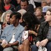Rihanna avec sa meilleure amie Melissa Forde assistent au match entre les Brooklyn Nets et les Toronto Raptors à Brooklyn, le 27 avril 2014.