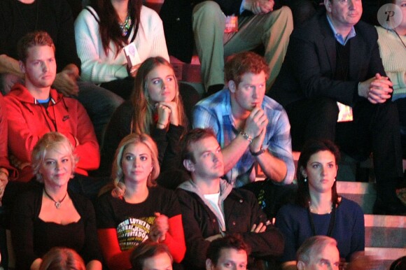 Cressida Bonas avec le prince Harry à Wembley le 7 mars 2014 pour le We Day organisé par l'association Free the Children. Ils se sont séparés en avril 2014 après un peu moins de deux ans de relation.