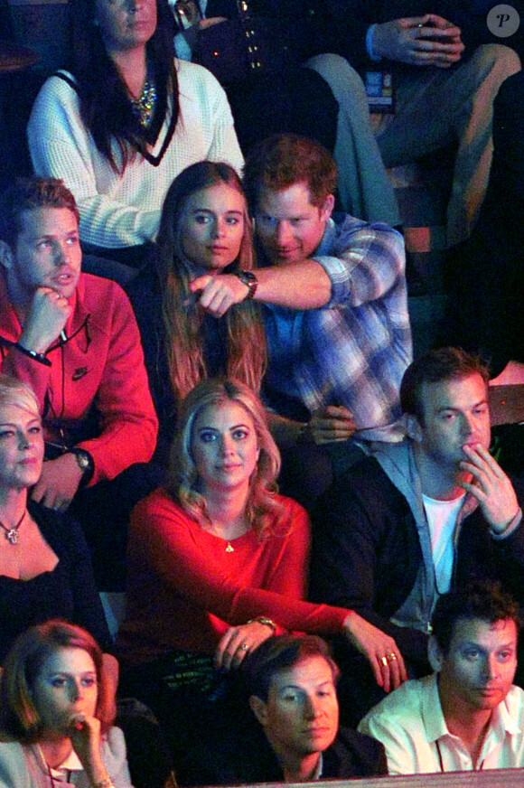 Cressida Bonas avec le prince Harry à Wembley le 7 mars 2014 pour le We Day organisé par l'association Free the Children. Ils se sont séparés en avril 2014 après un peu moins de deux ans de relation.