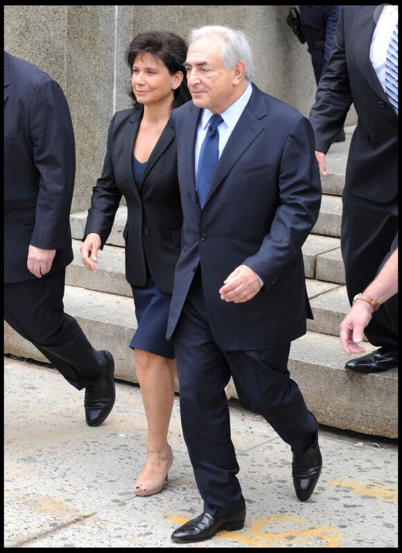 Dominique Strauss-Kahn et Anne Sinclair quittant le tribunal de Manhattan. DSK vient d'y plaider non coupable. Le 6 juin 2011.