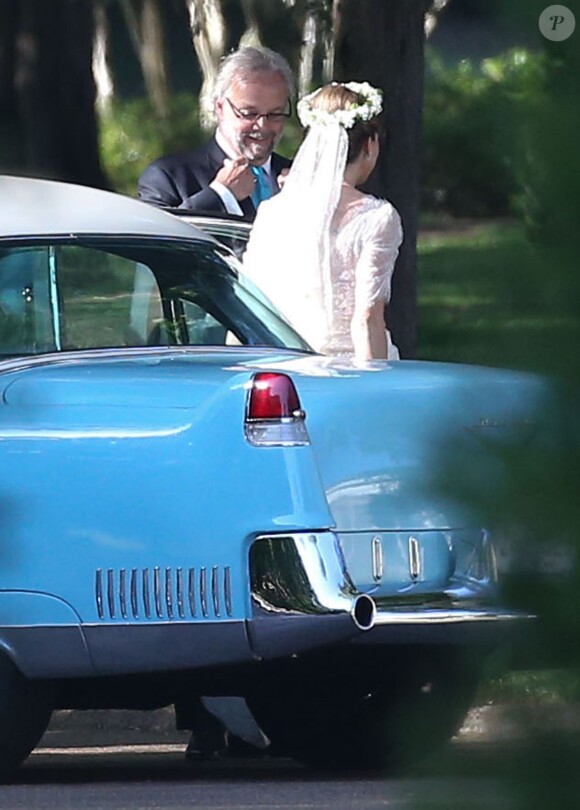 Elizabeth Wilson lors de son mariage avec Guy Pelly, ami des princes William et Harry (qui étaient présents), le 3 mai 2014 à Memphis.
