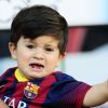 Antonella Roccuzzo, compagne de Lionel Messi, est venu l'applaudir avec leur fils Thiago (1 an) au Camp Nou à Barcelone en Espagne le 3 mai 2014, jour de la fête des Mères, pour son match contre Getafe. 