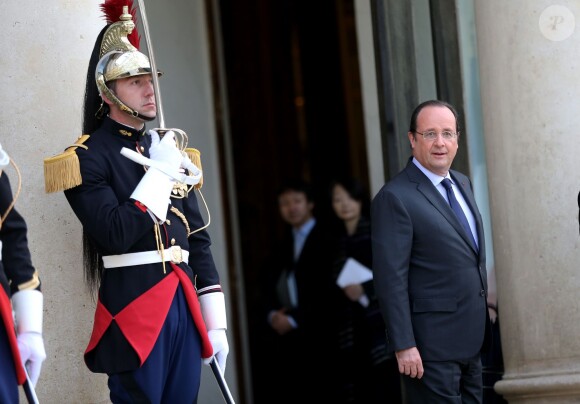 François Hollande lors du dîner officiel au Palais de l'Elysée, en l'honneur du premier ministre japonais Shinzo Abe et de son épouse Akie Abe à Paris le 5 mai 2014