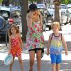 Tori Spelling et ses enfants Stella et Liam dans les rues de Encino, le 11 mai 2014.