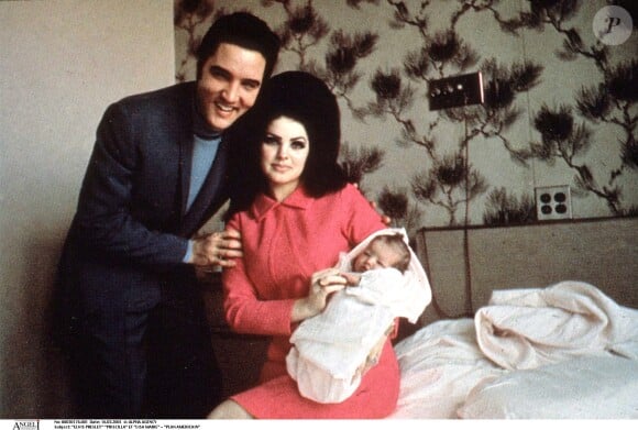 Elvis Presley, Priscilla et leur fille Lisa Marie bébé en 1968.