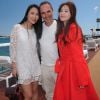 Exclusif - Une invitée, le réalisateur Pitof, l'actrice chinoise Jin Shan - Déjeuner sur la plage du Majestic organisé par AlloCiné et le groupe Lucien Barrière avec des acteurs et des réalisateurs du monde du cinéma à l'occasion du 67e festival du film de Cannes à Cannes le 15 mai 2014.
