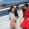 Exclusif - Une invitée, le réalisateur Pitof, l'actrice chinoise Jin Shan - Déjeuner sur la plage du Majestic organisé par AlloCiné/Pure People et le groupe Lucien Barrière en partenariat avec des acteurs et des réalisateurs du monde du cinéma à l'occasion du 67e festival du film de Cannes à Cannes le 15 mai 2014.