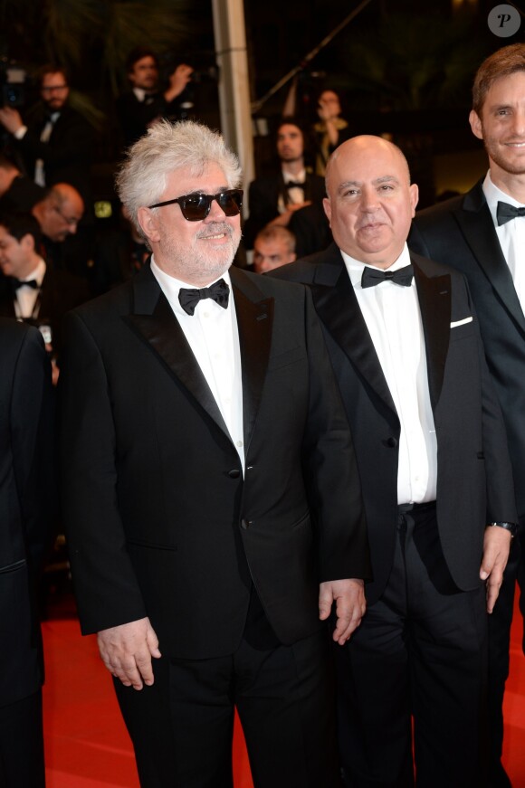Pedro Almodovar( montre Montblanc Nicolas Rieussec) et Augustin Almodovar à la montée des marches de Relatos Salvajes à l'occasion du 67e Festival de Cannes, le 17 mai 2014.
