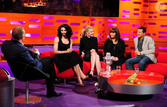 Conchita Wurst en interview sur le plateau du Graham Norton Show à Londres, le 15 mai 2014.