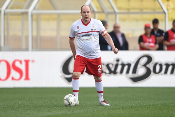 Le prince Albert de Monaco lors du World Stars Football Match entre la Star Team Monte Carlo et la F1 Driver Team, au stade Louis II de Monaco, le 20 mai 2014
