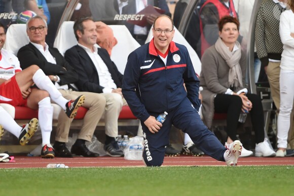 Le prince Albert de Monaco lors du World Stars Football Match entre la Star Team Monte Carlo et la F1 Driver Team, au stade Louis II de Monaco, le 20 mai 2014