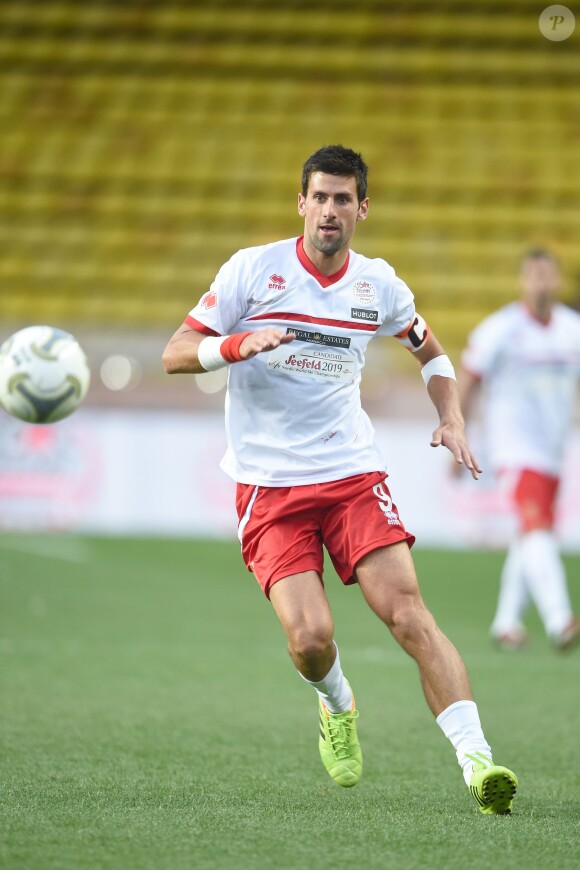 Novak Djokovic lors du World Stars Football Match entre la Star Team Monte Carlo et la F1 Driver Team, au stade Louis II de Monaco, le 20 mai 2014