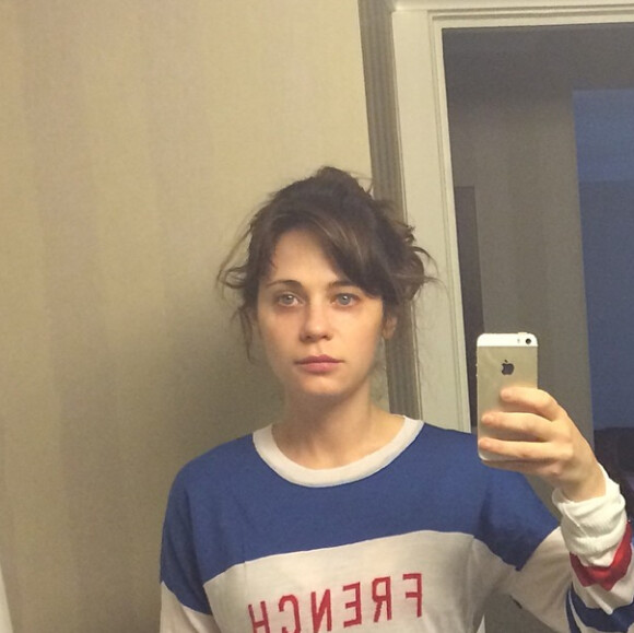 Zooey Deschanel poste une photo d'elle au naturel, sur Instagram le 17 mai 2014