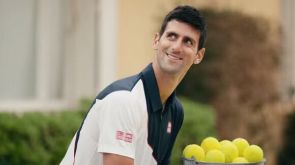 Novak Djokovic : Ridicule et prêt à tout pour prendre le volant