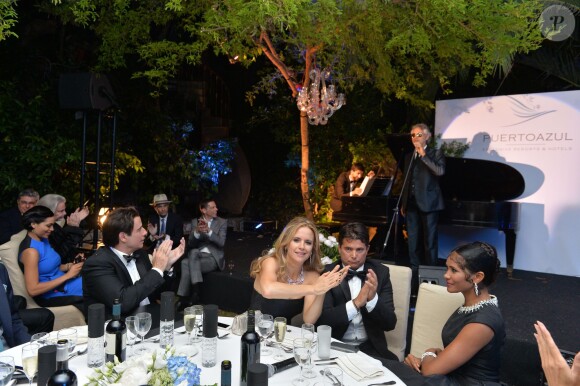 Andrea Boccelli, John Travolta et sa femme Kelly Preston - Soirée "Puerto Azul Experience" lors du 67e festival de Cannes le 21 mai 2014.