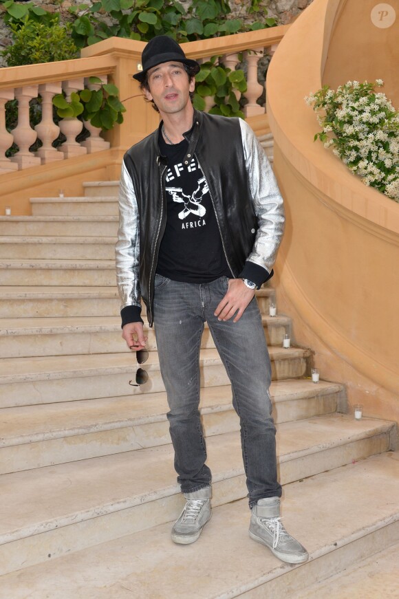 Adrien Brody à la soirée "Puerto Azul Experience" lors du 67e festival de Cannes le 21 mai 2014.