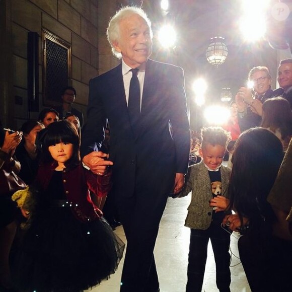 Egypt, le fils d'Alicia Keys et Swizz Beatz, a participé à son premier défilé de mode pour la ligne enfants de Ralph Lauren à la New York Public Library. New York, le 19 mai 2014.