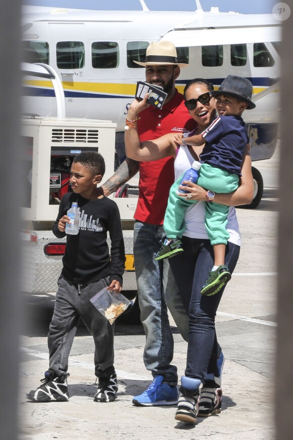 Swizz Beatz, son fils Kasseem, Alicia Keys et leur fils Egypt à Saint-Barthélemy, le 23 mars 2014.