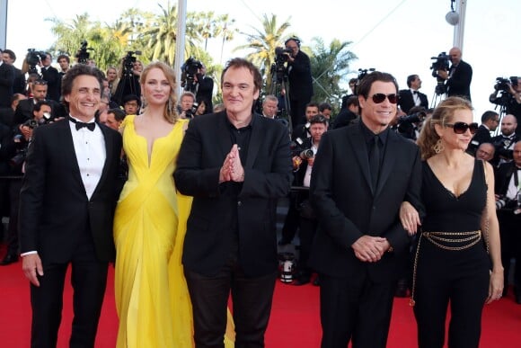 Lawrence Bender, Uma Thurman, Quentin Tarantino, John Travolta et sa femme Kelly Preston - Montée des marches du film "Sils Maria" lors du 67e Festival du film de Cannes le 23 mai 2014.