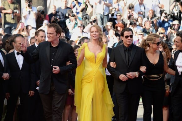Quentin Tarantino, Uma Thurman, John Travolta, Kelly Preston et Lawrence Bender pour les 20 ans de Pulp Fiction à la montée des marches du film "Sils Maria" lors du 67e Festival du film de Cannes le 23 mai 2014.
