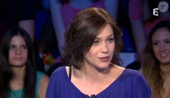 La patineuse Nathalie Péchalat dans On n'est pas couché, le samedi 24 mai 2014.