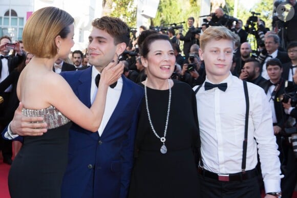 Suzanne Clément, Xavier Dolan, Anne Dorval et Antoine Olivier Pilon pour la cérémonie de clôture du 67e Festival du film de Cannes le 24 mai 2014.