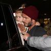 David Beckham et sa fille Harper arrivent à l'aéroport de Los Angeles. Le 23 mai 2014.