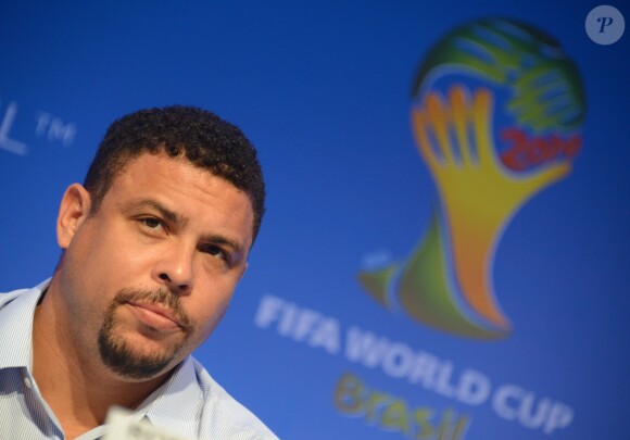 Ronaldo, ambassadeur de la coupe du monde au Brésil, lors d'une conférence de presse à Costa do Sauipe, le 5 décembre 2013