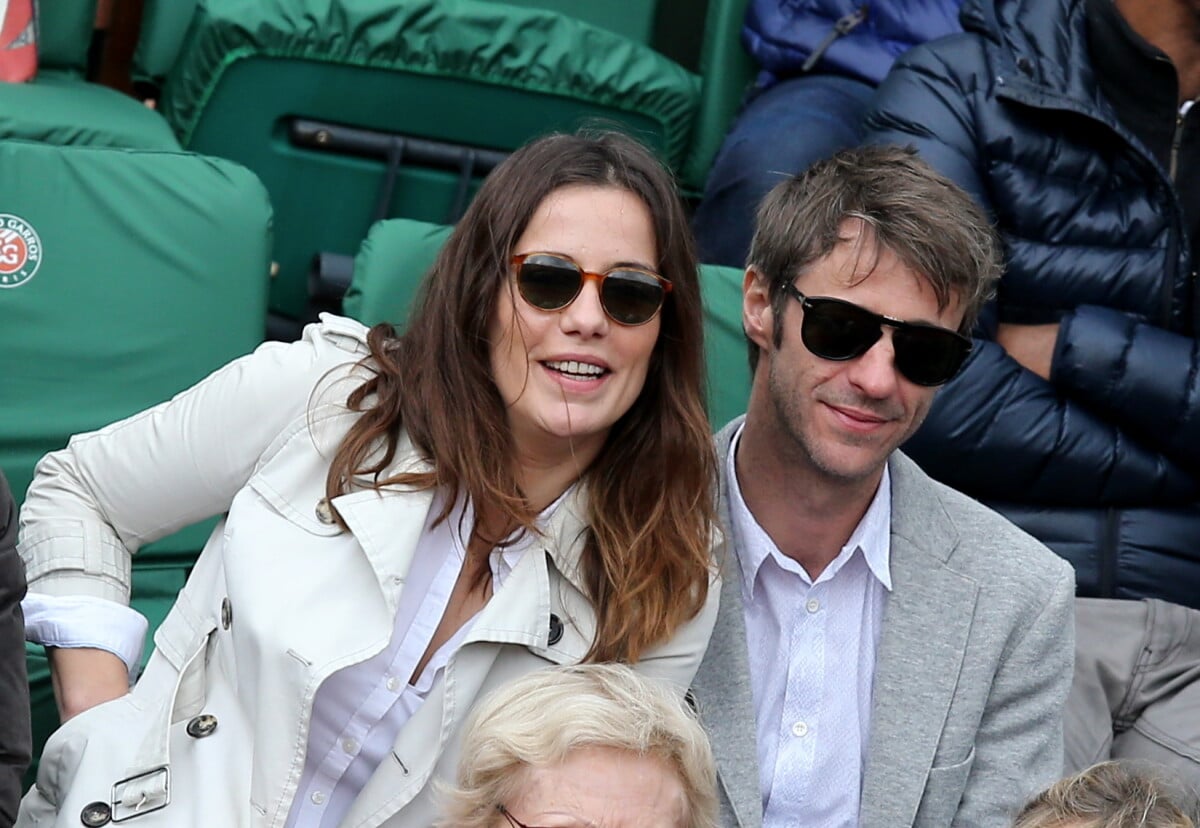 Photo : Zoé Félix et son compagnon Benjamin Rolland lors du match entre  Jo-Wilfried Tsonga et Jürgen Melzer à Roland-Garros à Paris, le 28 mai  2014. - Purepeople