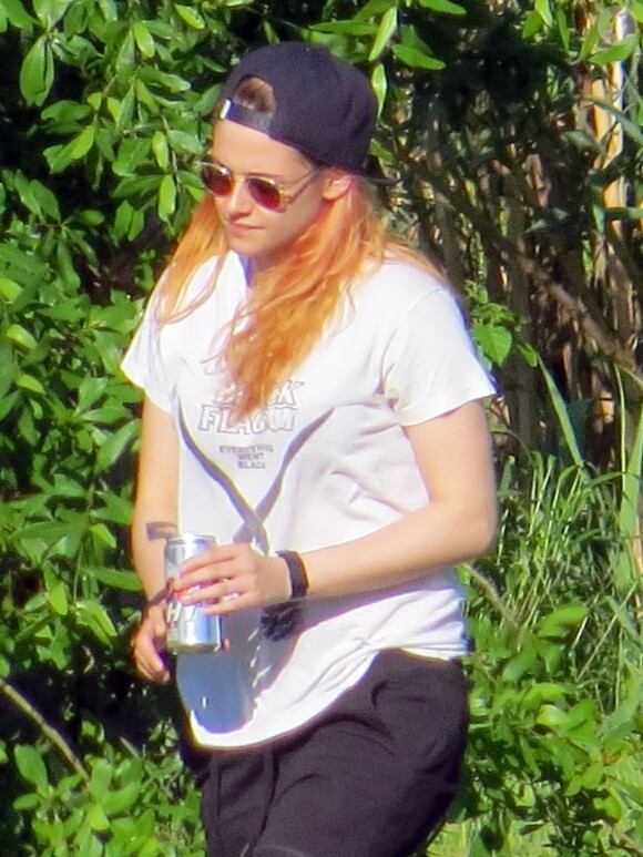 Exclusif - Kristen Stewart, les cheveux oranges, célèbre son 24ème anniversaire à la Nouvelle-Orléans, le 9 avril 2014.
