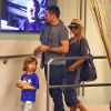 Christina Aguilera (enceinte) avec son fiancé et son fils Max à Beverly Hills, le 13 mai 2014. 