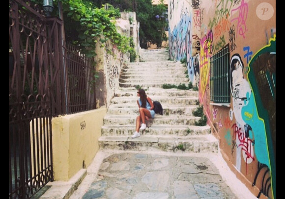 La belle Malika Ménard profite de quelques jours en Grèce et plus précisément à Athènes. Mai 2014.