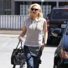 Gwen Stefani quitte un salon d'acupuncture en compagnie de son fils Apollo à Los Angeles Le 30 Mai 2014  Please Hide Children's Face Prior To The Publication 51434257 Singer and busy mom Gwen Stefani stops by a Acupuncture Studio with her baby boy Apollo in Los Angeles, California on May 30, 2014. Gwen has been spending lots of time with her new baby as she readies to become a coach on the upcoming season of 'The Voice.'30/05/2014 - Los Angeles