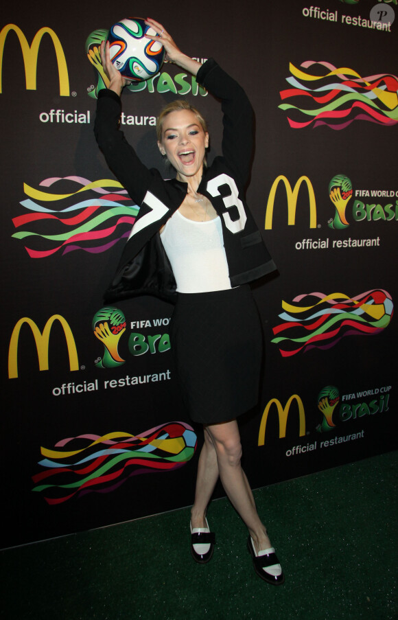 Jaime King assiste à la soirée FIFA World Cup McDonald's, célébrant la sortie du nouveau design de l'emballage des frites et du jeu Peel Play Ole. New York, le 5 juin 2014.