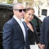 Jennifer Lopez arrive au defile Chanel avec son petit ami Casper Smart et sa fille Emme, à Paris, le 2 octobre 2012. 