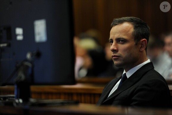 Oscar Pistorius sur le banc des accusés au tribunal de Pretoria, le 6 mars 2014