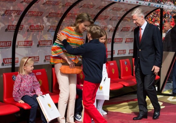 Le roi Philippe de Belgique et la reine Mathilde ainsi que leurs quatre enfants ont rendu visite aux Diables rouges, l'équipe nationale de football, au Stade Roi Baudouin le 8 juin 2014 pour leur dernier entraînement avant de s'envoler pour la Coupe du monde au Brésil.