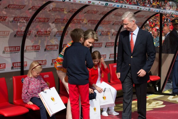 Le roi Philippe de Belgique et la reine Mathilde ainsi que leurs quatre enfants ont rendu visite aux Diables rouges, l'équipe nationale de football, au Stade Roi Baudouin le 8 juin 2014 pour leur dernier entraînement avant de s'envoler pour la Coupe du monde au Brésil.