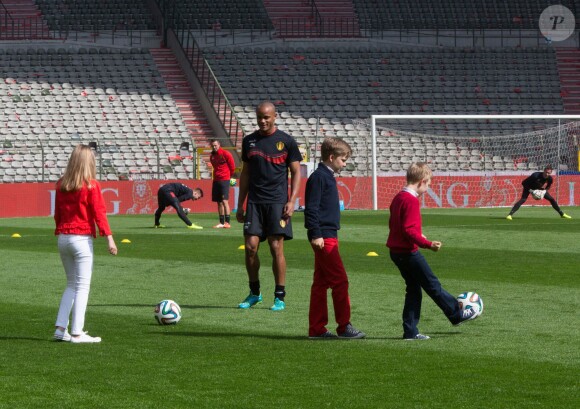 Le roi Philippe de Belgique et la reine Mathilde ainsi que leurs quatre enfants ont rendu visite aux Diables rouges, l'équipe nationale de football, au Stade Roi Baudouin le 8 juin 2014 pour leur dernier entraînement avant de s'envoler pour la Coupe du monde au Brésil.