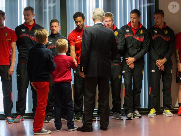 Le roi Philippe de Belgique et la reine Mathilde ainsi que leurs quatre enfants ont rendu visite aux Diables rouges, l'équipe nationale de football, au Stade Roi Baudouin le 8 juin 2014 pour leur dernier entraînement avant de s'envoler pour la Coupe du monde au Brésil.