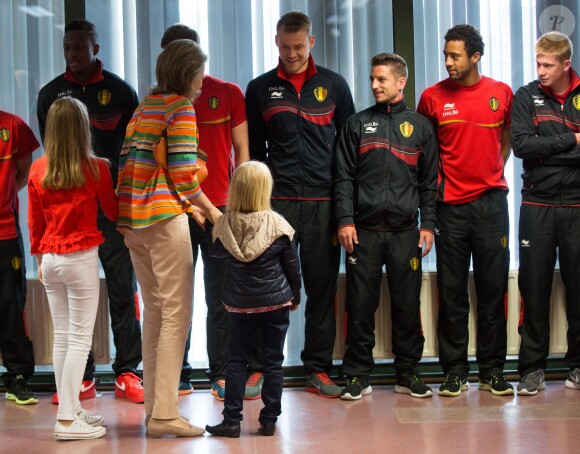 Le roi Philippe de Belgique et la reine Mathilde ainsi que leurs quatre enfants ont rendu visite aux Diables rouges, l'équipe nationale de football, au Stade Roi Baudouin le 8 juin 2014 pour leur dernier entraînement avant de s'envoler pour la Coupe du monde au Brésil.