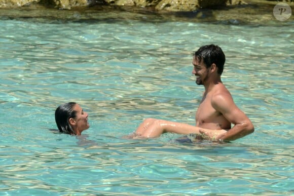 Flavia Pennetta et Fabio Fognini, jeune couple d'amoureux à Ibiza le 9 juin 2014