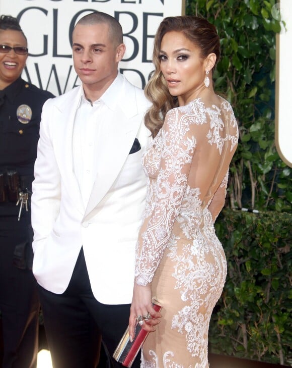 Jennifer Lopez et Casper Smart lors de la 70eme soirée des Golden Globe Awards à Beverly Hills, le 13 janvier 2013. 