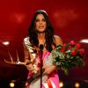 L'actrice Sandra Bullock a reçu le prix 'Decade of Hotness', des mains de Matthew McConaughey, Keanu Reeves et Hugh Grant lors des Spike TV's 'Guys Choice 2014, à Los Angeles, le 7 juin 2014.