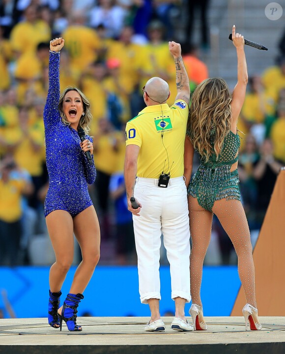 Jennifer Lopez, Pitbull et Claudia Leitte lors de la cérémonie d'ouverture du Mondial 2014 à São Paulo, le 12 juin 2014.