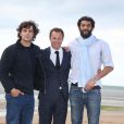  Pio Marma&iuml;, Nicolas Castro et Ramzy B&eacute;dia sur la plage lors du Festival du film romantique de Cabourg, le 14 juin 2014. 